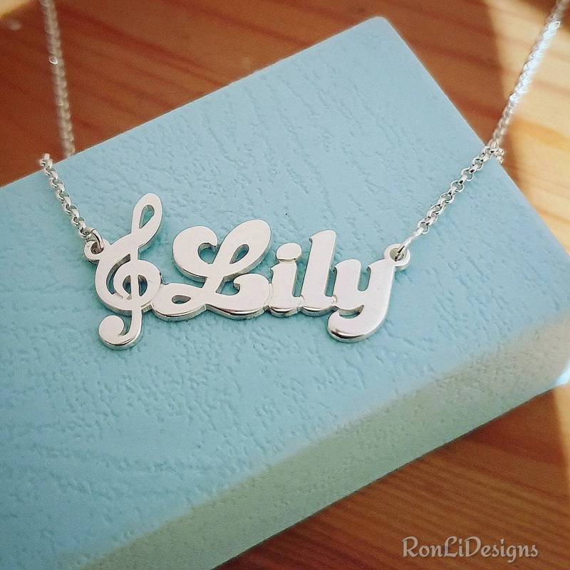 Name Halskette Violinschlüssel Musiknote Personalisierte 18K Rose Gold Überzug von RonLiDesigns