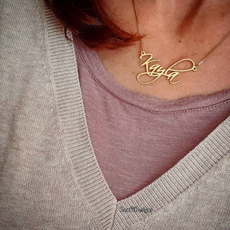 Personalisierte 14K Gold Namenskette Benutzerdefinierte Skript Namensschild von RonLiDesigns