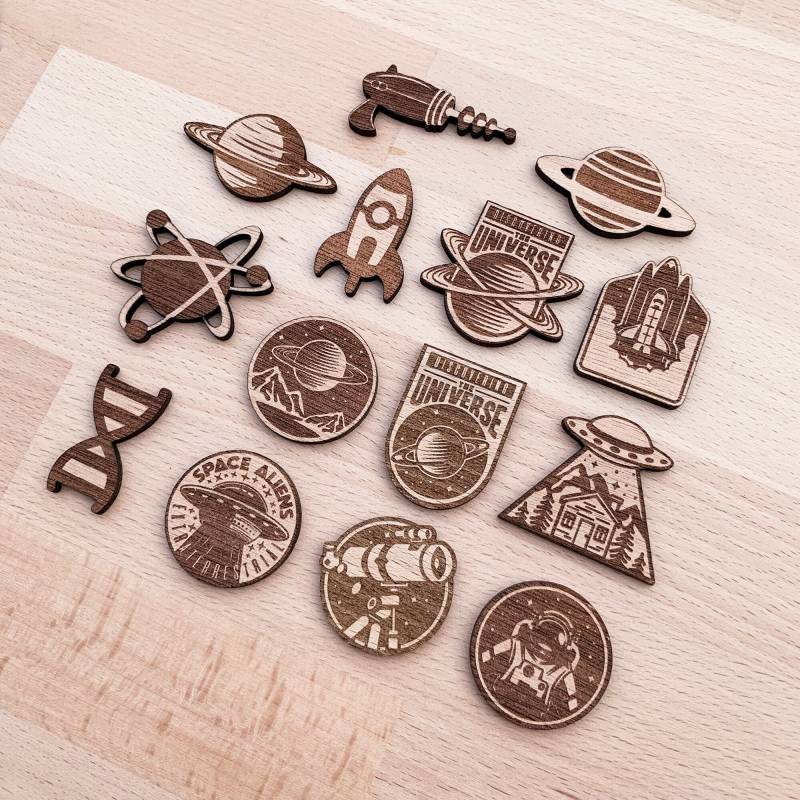 Holzabzeichen Thema Wissenschaft & Weltraum/Gravierte Holznadeln Alien Ufo Kosmos Astronaut Teleskop Holzabzeichen Thema Wissenschaft & Weltraum/Gravierte Holznadeln Alien Ufo Kosmos Astronaut Teleskop von RonWoodiy