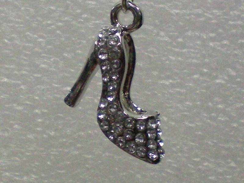 Charm Kristall Pumpe Charm Kristall Pumpe von Rondinelli