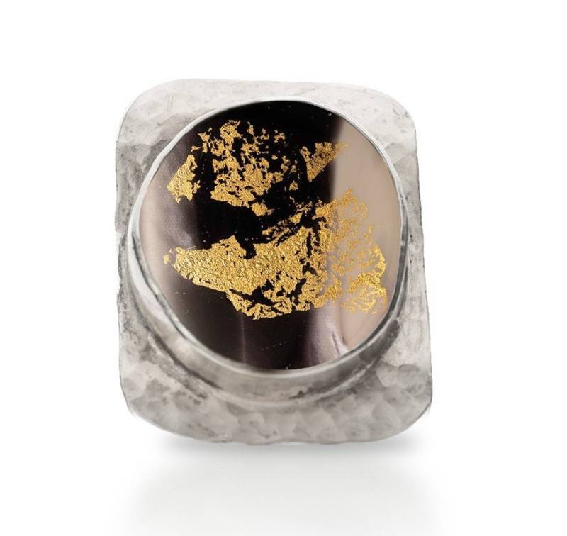 Geschmolzenes Braunes Glas Silber Ring Mit 24K Blattgold Innen Geschmolzenes Braunes Glas Silber Ring Mit 24K Blattgold Innen von RonitYekutielyArtist