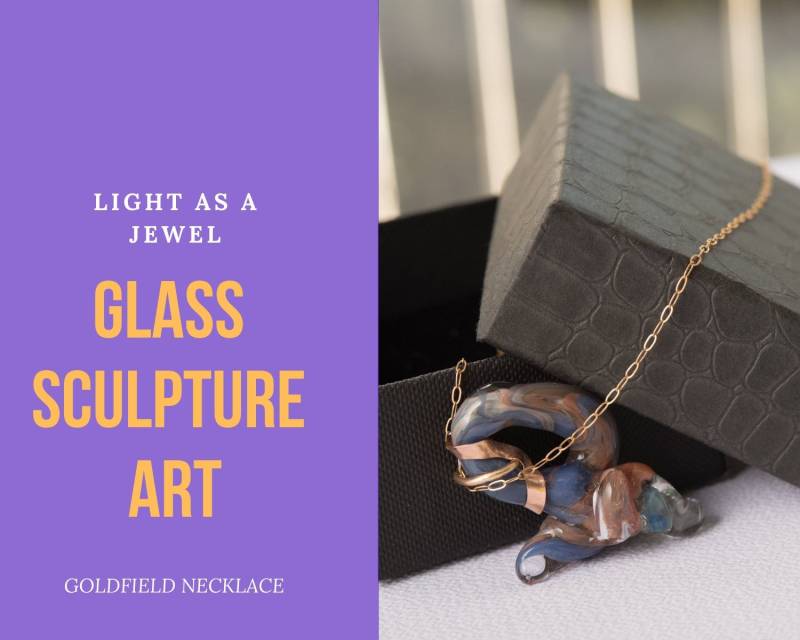 Skulptur Glaskunst, Gold-Anhänger, Blau Und Braun Anhänger, Glasschmuck von RonitYekutielyArtist