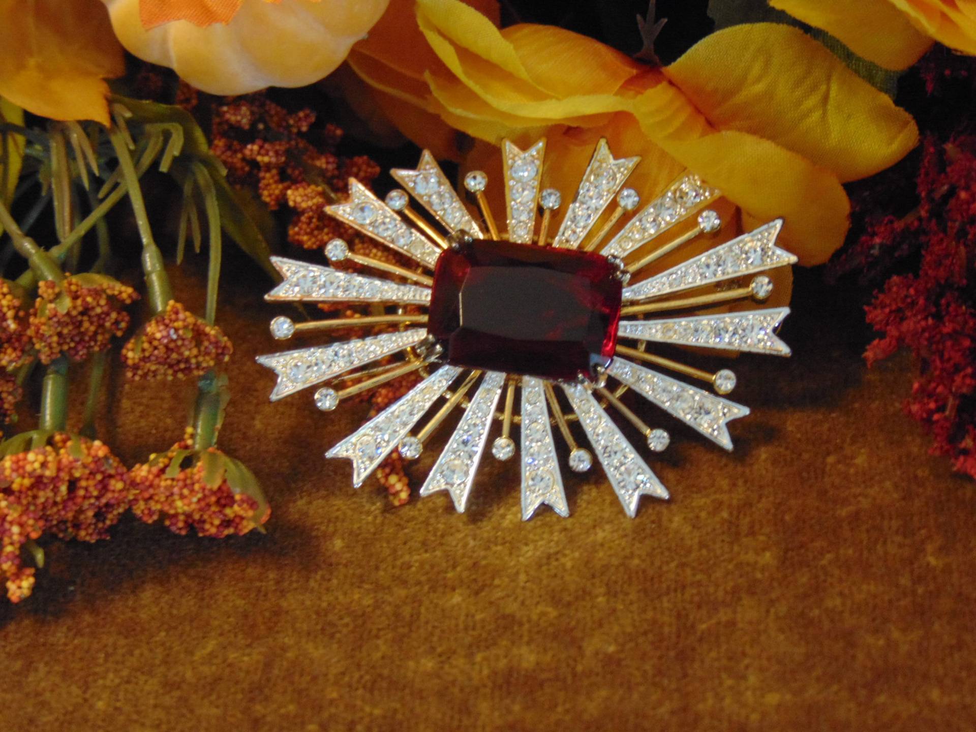 Vintage Kjl Starburst Brosche Smaragdgrüner Weihnachtsschmuck von RonnaLees