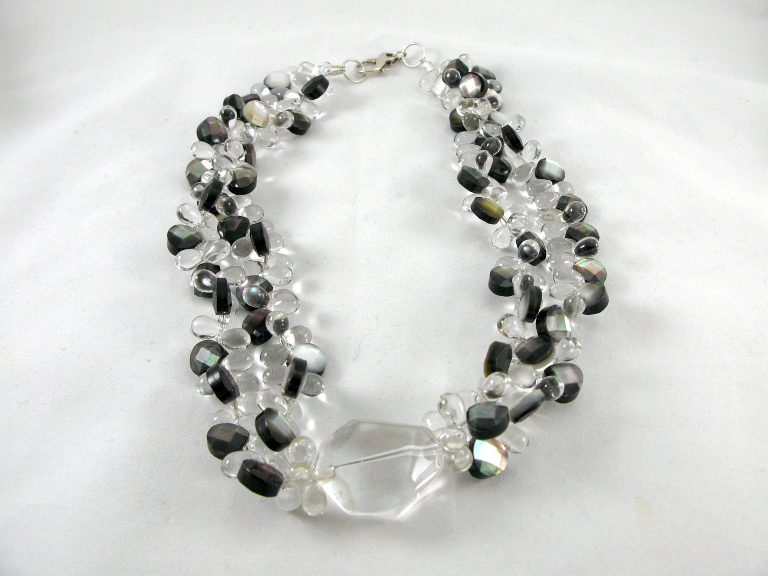 Doppelstrang Bergkristall Kette Mit Perlmuttperlen von Ronnie7