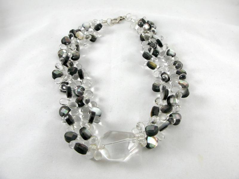 Doppelstrang Bergkristall Kette Mit Perlmuttperlen von Ronnie7