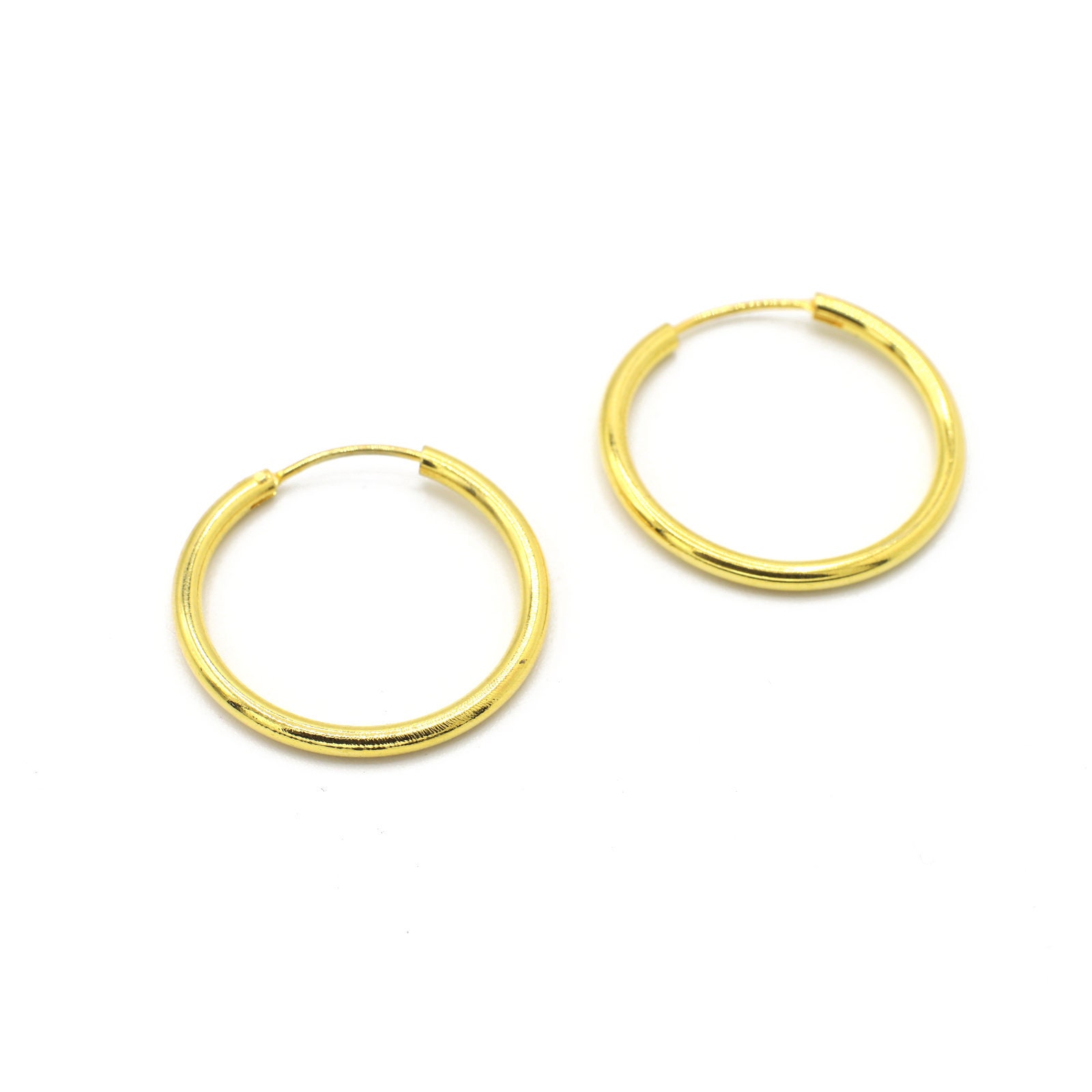 Gelbgold Creolen 1 cm Im Durchmesser 2mm Front von Ronnie7