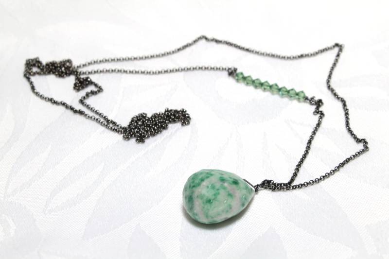 Lange Anhänger-Halskette Mit Echtem Facettierten Achat-stein-Anhänger Und Swarovski-Kristallen von Ronnie7