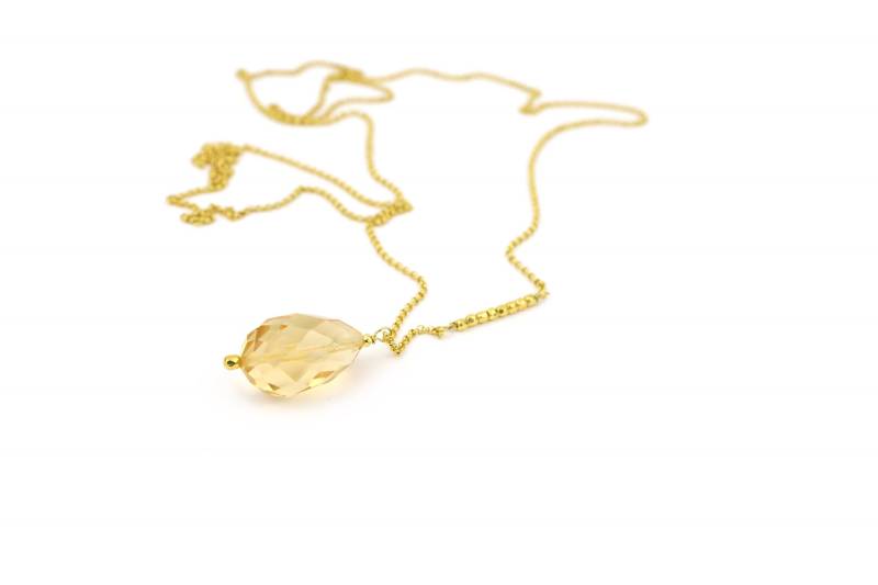 Lange Anhängerkette Mit Gelber Citrin Facettierter Anhänger Kristall Und Swarovski Kristallen von Ronnie7