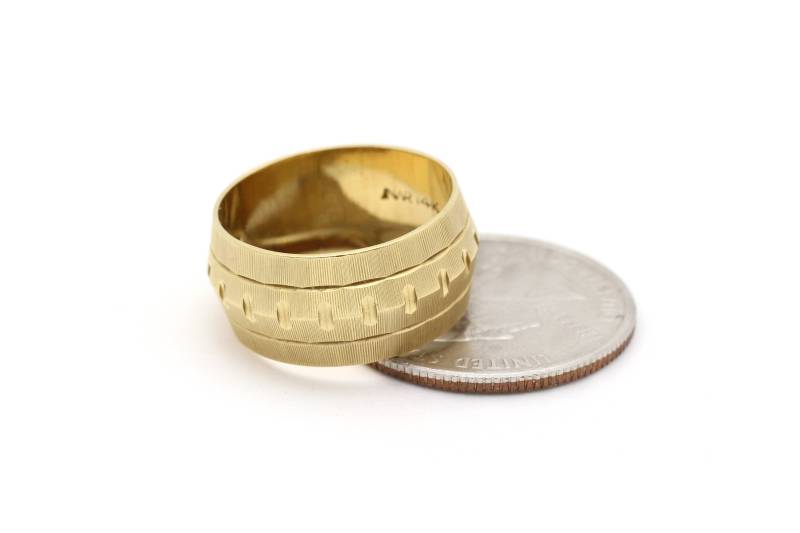 Vintage 14Kt Gelbgold Ehering Breite Strukturring Größe 7, 5 von Ronnie7