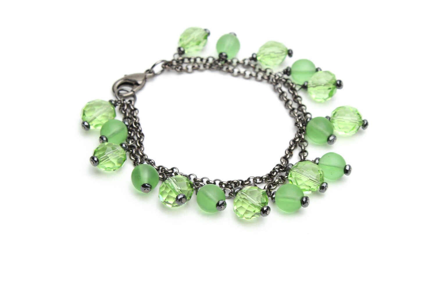 Vintage Grün Kristall Bettelarmband Auf Gunmetal Kette Mit Echtem Hämatit, Bettelarmband, Fußkettchen, Kristallarmband von Ronnie7