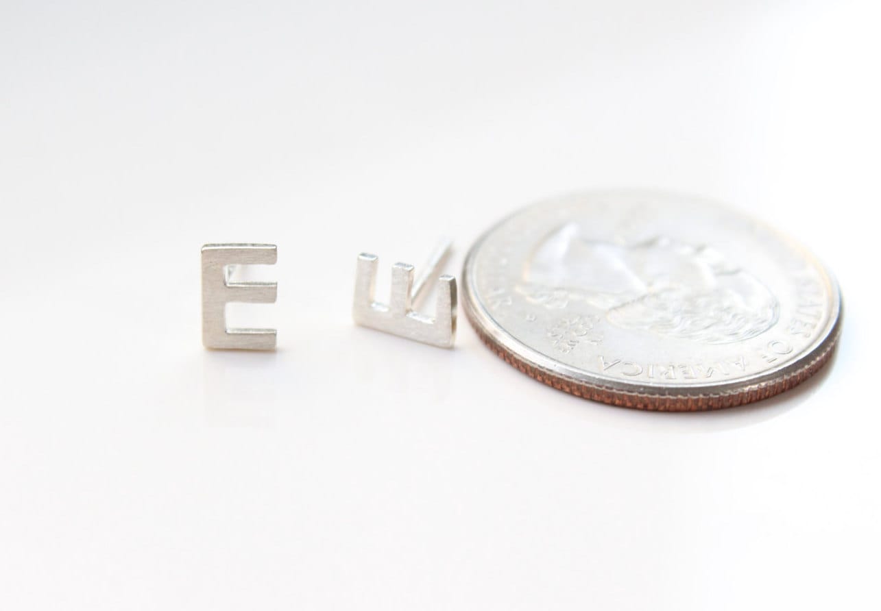 sterlingsilber - Ohrstecker Kleinbuchstabe E, Matt von Ronnie7