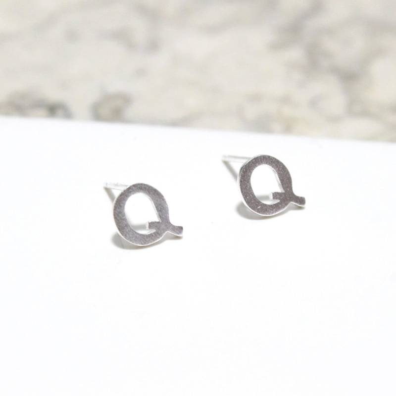 sterling Silber Initial Q Ohrstecker Gebürstet Matte Finish von Ronnie7
