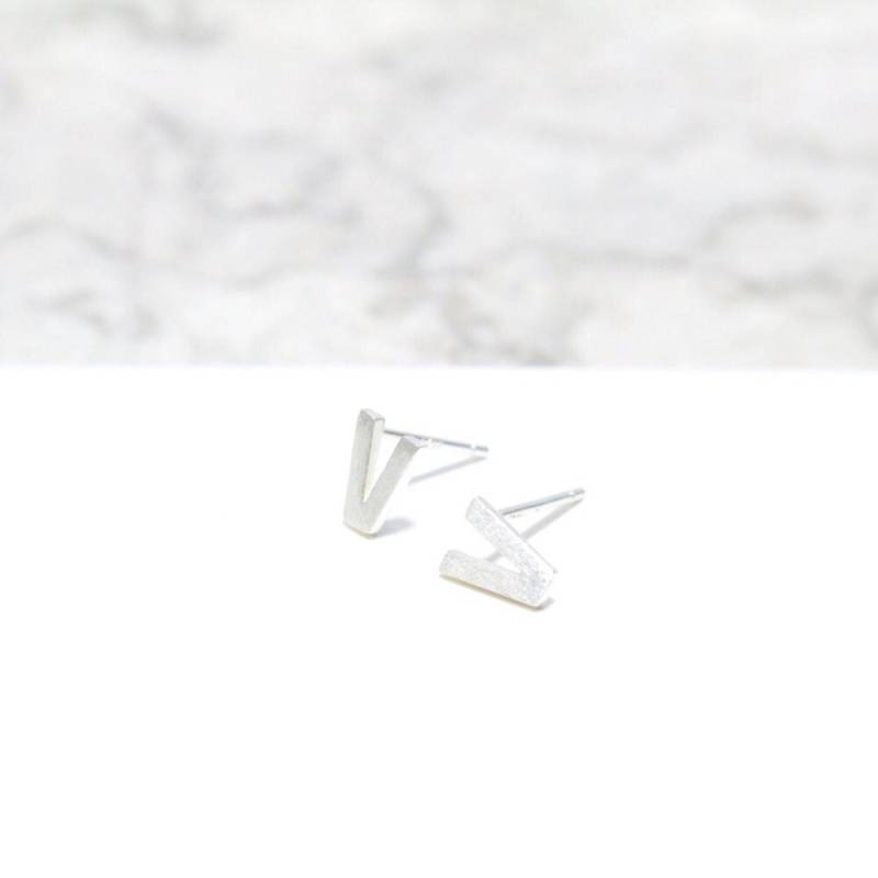 sterling Silber Ohrstecker Buchstabe V | 6 Mm von Ronnie7