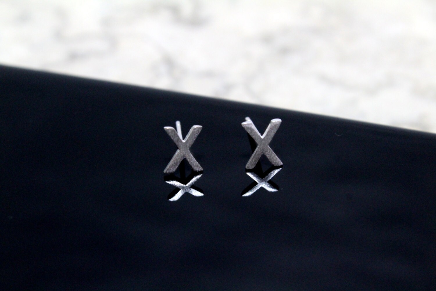 sterling Silber 925 Anfang Ohrstecker Kleine Buchstabe X Buchstaben Ohrringe, Alphabet Ohrringe von Ronnie7