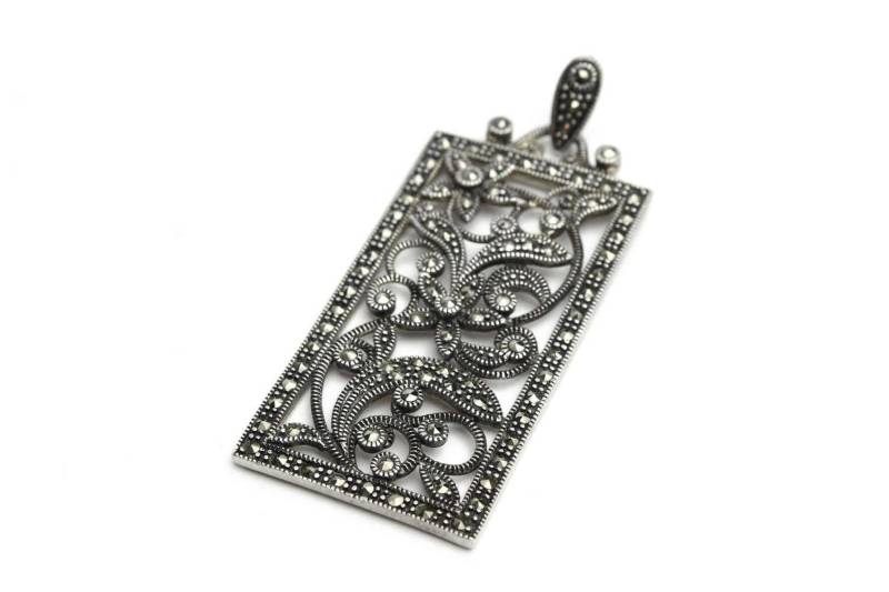 sterling Silber Rechteckiger Anhänger Mit Markasiten Und Floralen Design von Ronnie7