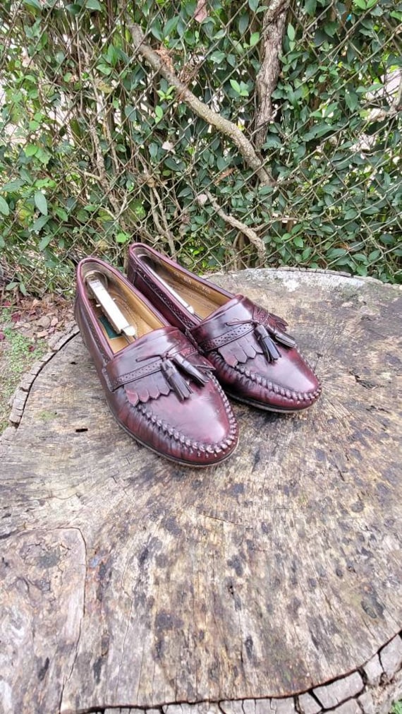 Männer Vintage Burgundy Quaste Loafers Von Bass Größe 8.5D/Herren Designer Schuhe Herrenkleid von RonniesVintageCloset