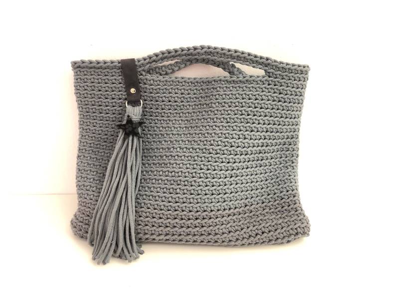 Graue Häkeltasche Xxl | Grob Gehäkelter Beutel Tasche Aus Gehäkeltem Seil Recycelte Baumwolle Reduzierte B-Ware von RoosGiftShop