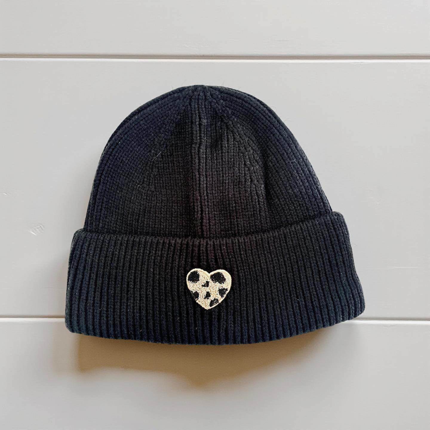 strick Mütze | Mit Gesticktem Leo Herz Leoherz Schwarz, Grau, Hellgrau, Taupe von RoosGiftShop