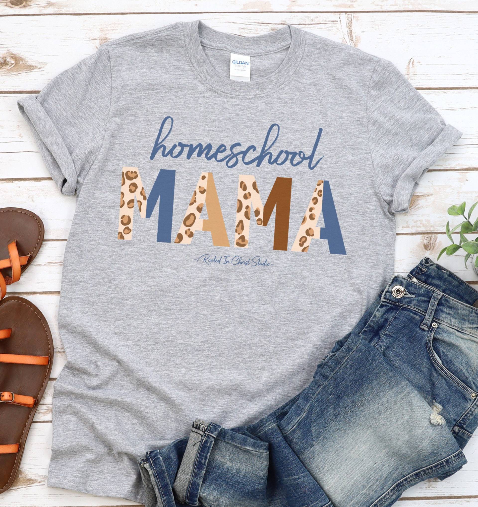 Homeschool Mama Shirt, Geschenk, Homeschool, Lehrer Leopard Mama, Christian Geschenk Für von RootedInChristStudio