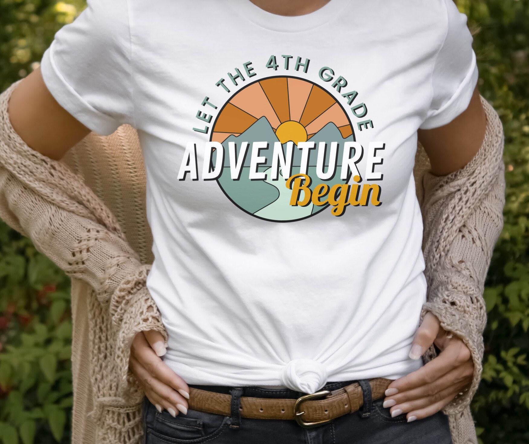 Let The 4Th Grade Adventure Begin Shirt, 4. Klasse Lehrer, Team, Erster Schultag von RootedInChristStudio