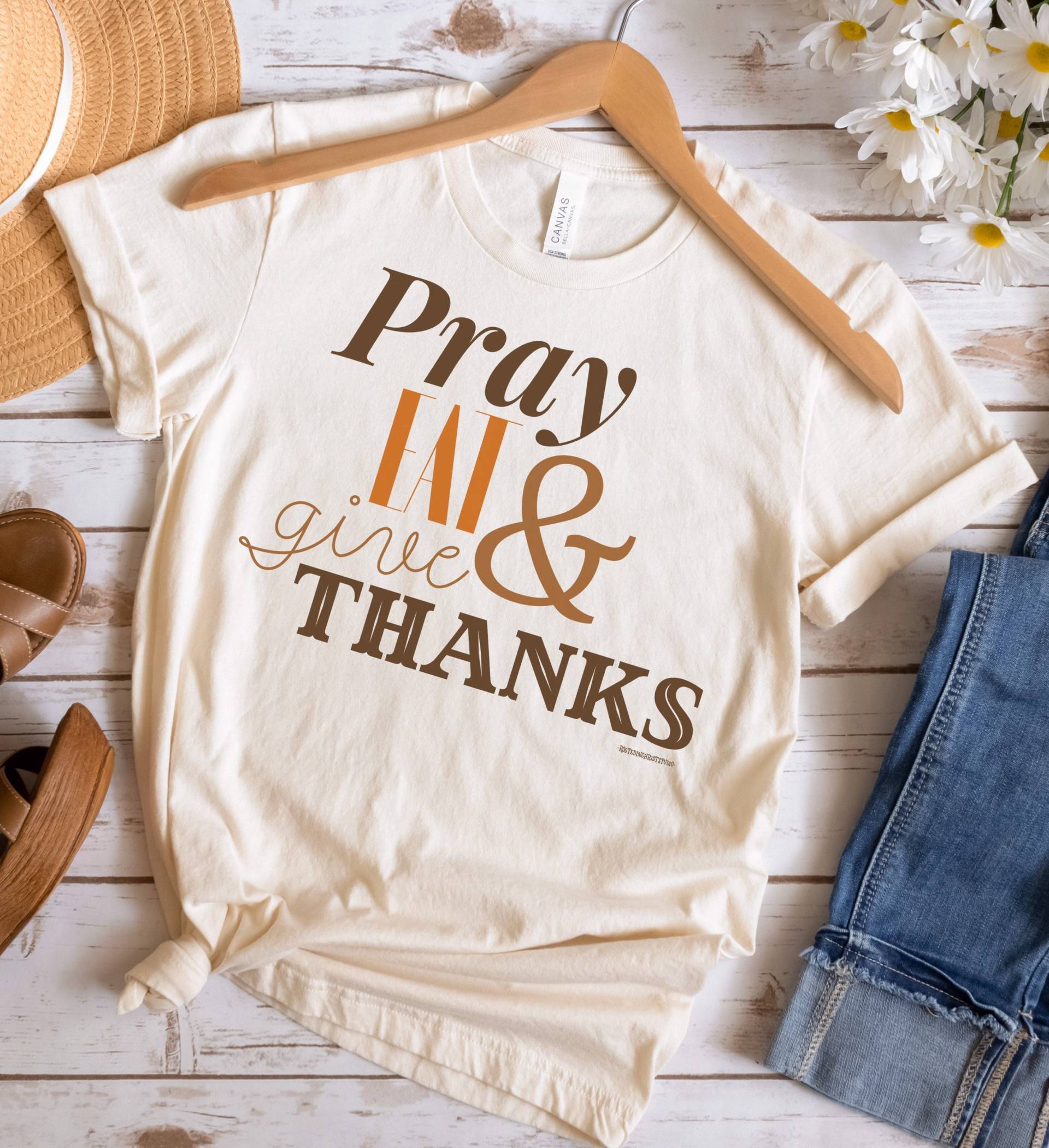 Pray Eat & Give Thanks Shirt, Christian Thanksgiving Shirts, Happy Fall Y'all, Herbst Kleidung von RootedInChristStudio