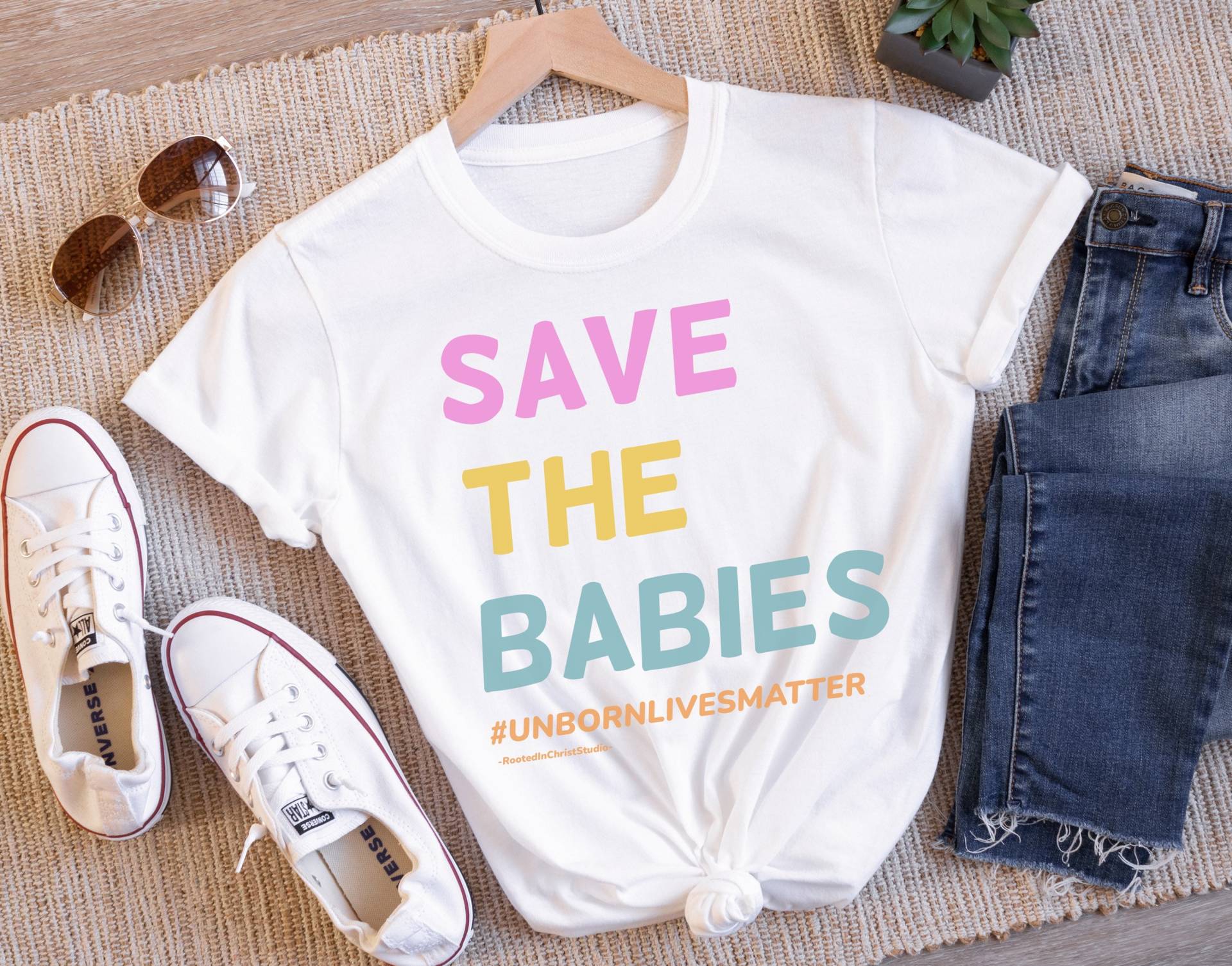 Save The Babies Shirt, Unborn Lives Matter, Prolife Pro Life Aktivist Choose Life, Protest Human Rights, Conservative von RootedInChristStudio