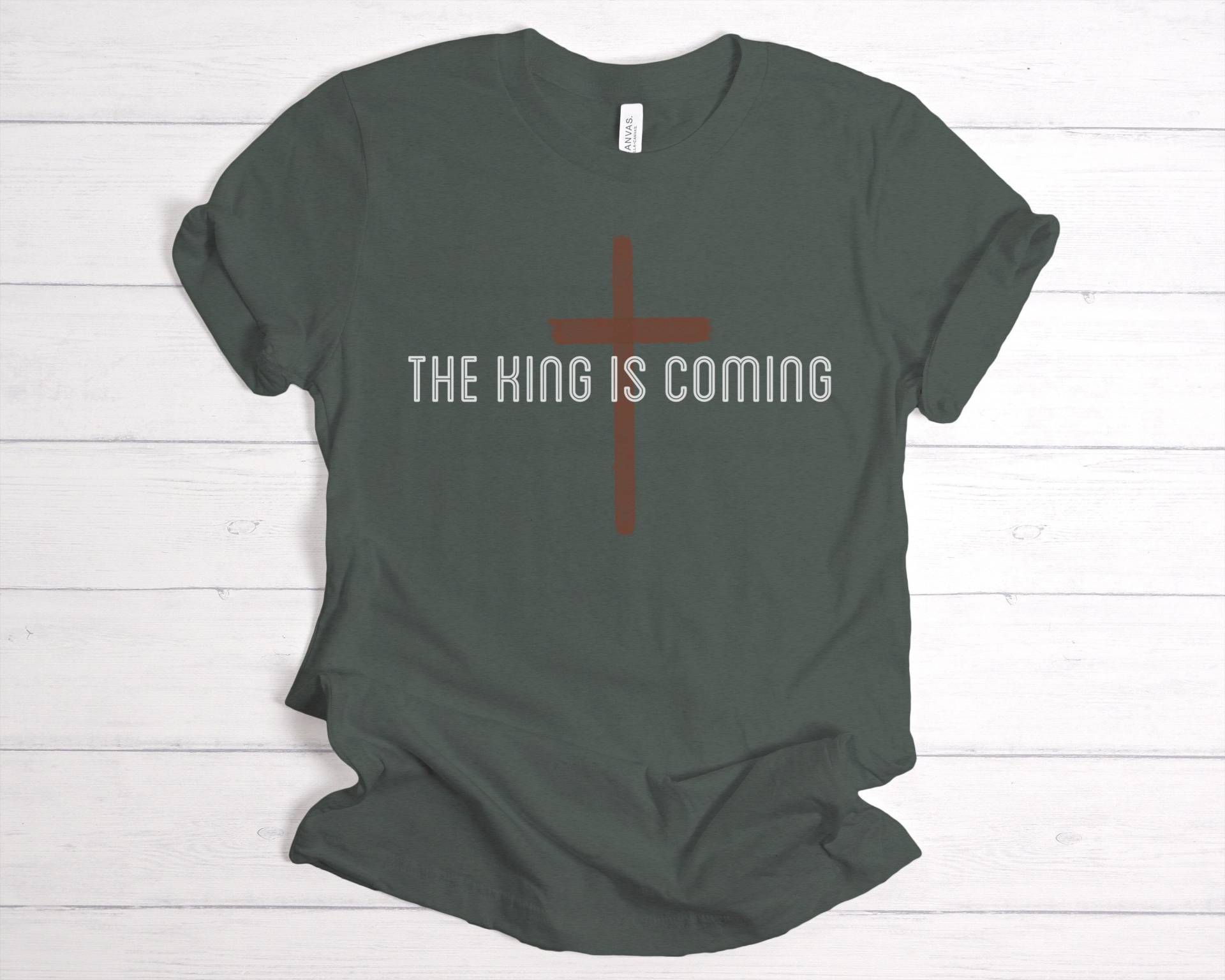 The King Is Coming Shirt, T-Shirt, Christliche Kleidung, Jesus Ist König, Minimal Design, Glaube Christliches von RootedInChristStudio