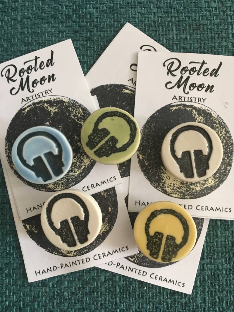 Musik Hören Kopfhörer-Pin Musik Hören Kopfhörer-Pin von RootedMoon