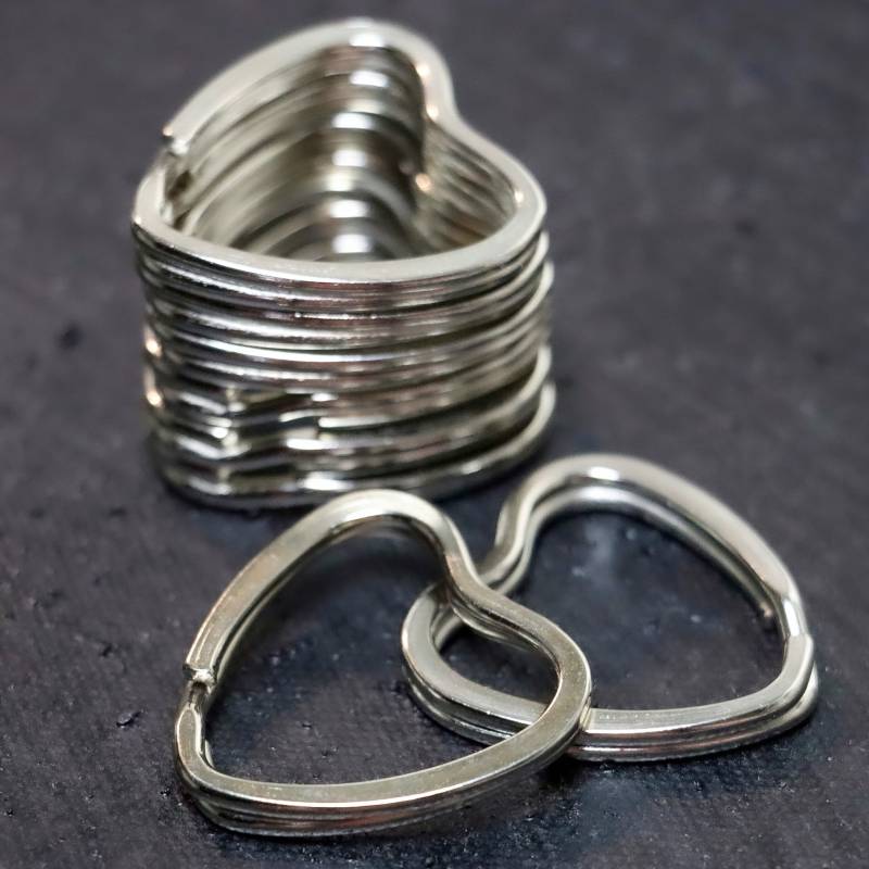 Heart Shaped Keychain Pendant For Diy Crafts/Fun Gift /Creative Crafting Supply/ Metal Jump Hook Key Ring Pendant/ Hardware Accessories Heart Shaped Keychain Pendant For Diy Crafts/Fun Gift /Creative Crafting Supply/ Metal Jump Hook Key Ring Pendant/ Hardware Accessories von RootsRockFabrics
