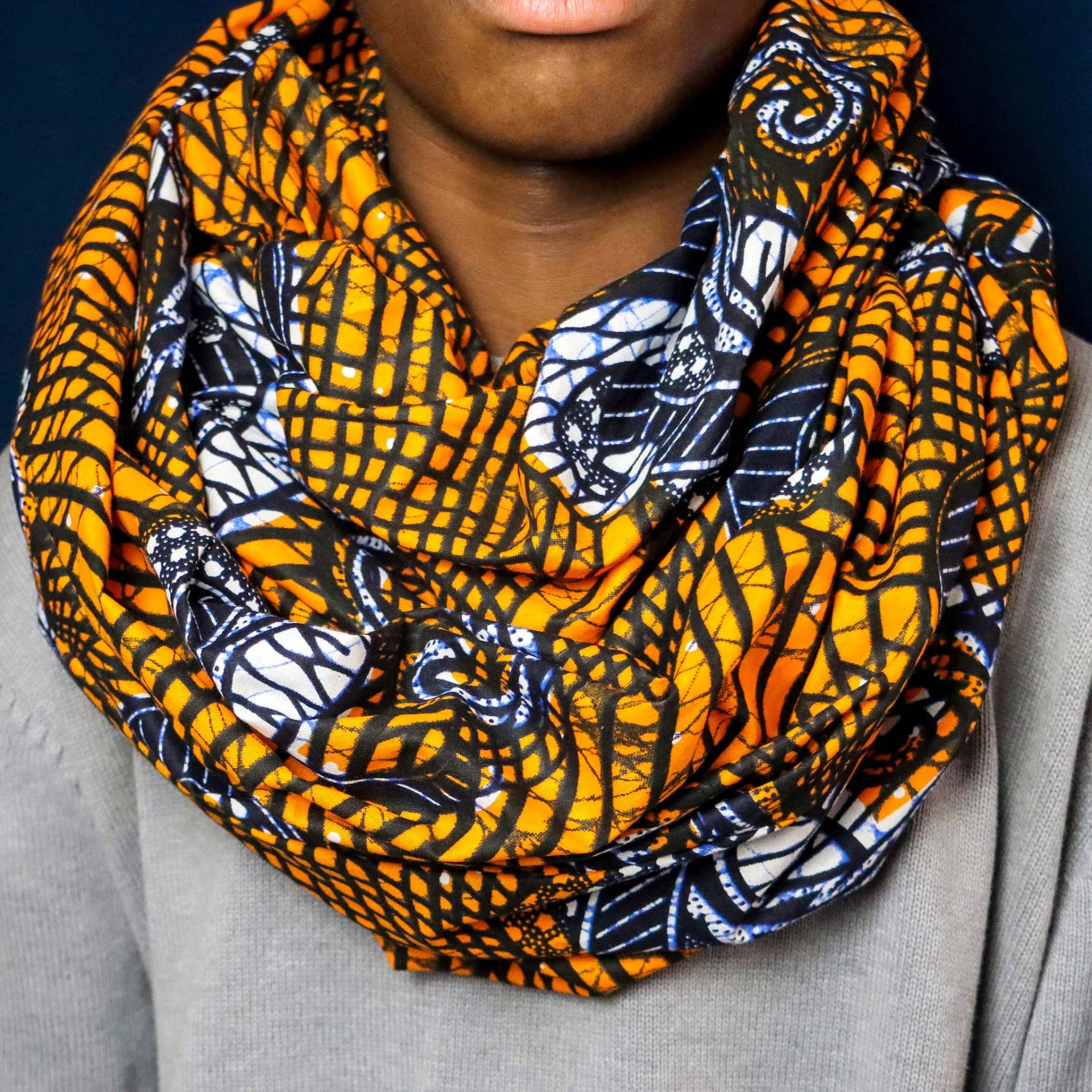 Handgefertigter Ankara Infinity-Schal Übergroßer Kapuzenschal von Rootsrockdesign