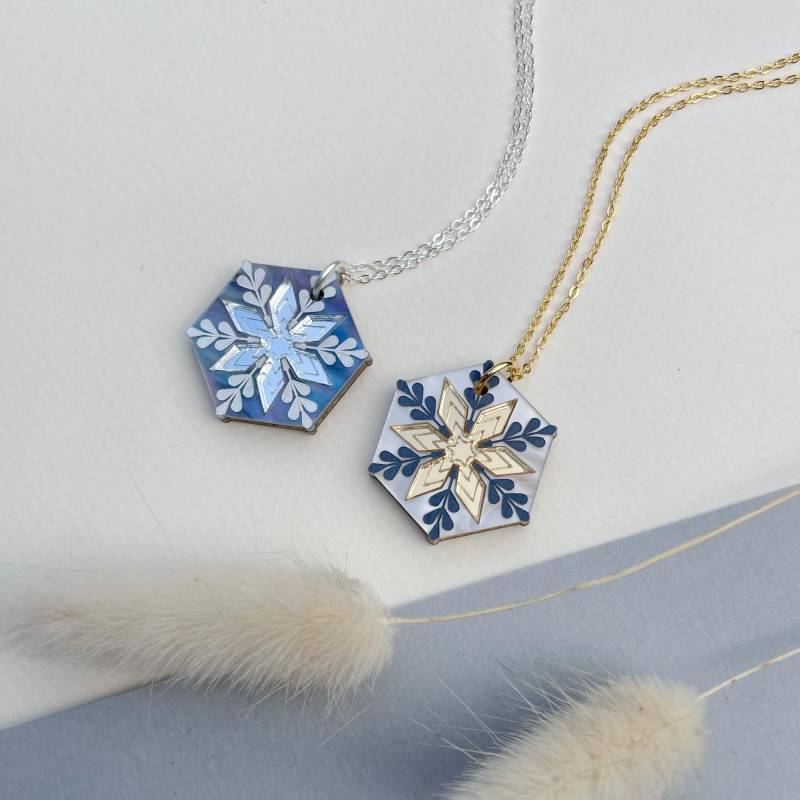 Anhänger Schneeflocke in Pearl Oder Midnight | Marmor Laser Cut Halskette von RosaPietsch