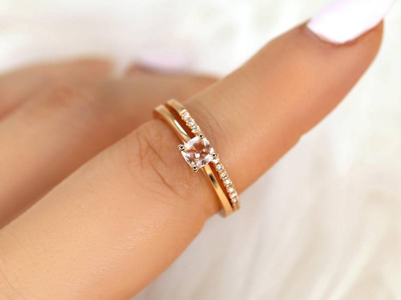 0.45Ct Gallina & Barra 14Kt Pfirsich Champagner Saphirkissen Solitär-Brautset, Saphir-Hochzeits-Set, Jubiläumsgeschenk, Rosa Saphir-Ring von RosadosBox