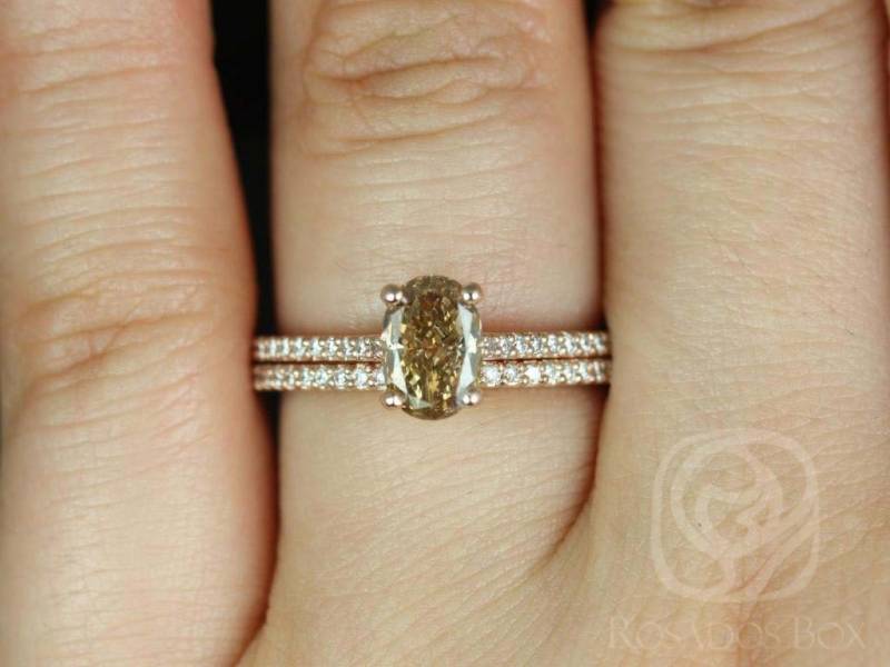 1.03Ct Versandfertig Blake 14Kt Rose Gold Cognac Diamant Zierliche Oval Solitaire Braut Set, Mit Akzenten, Brauner Ring von RosadosBox