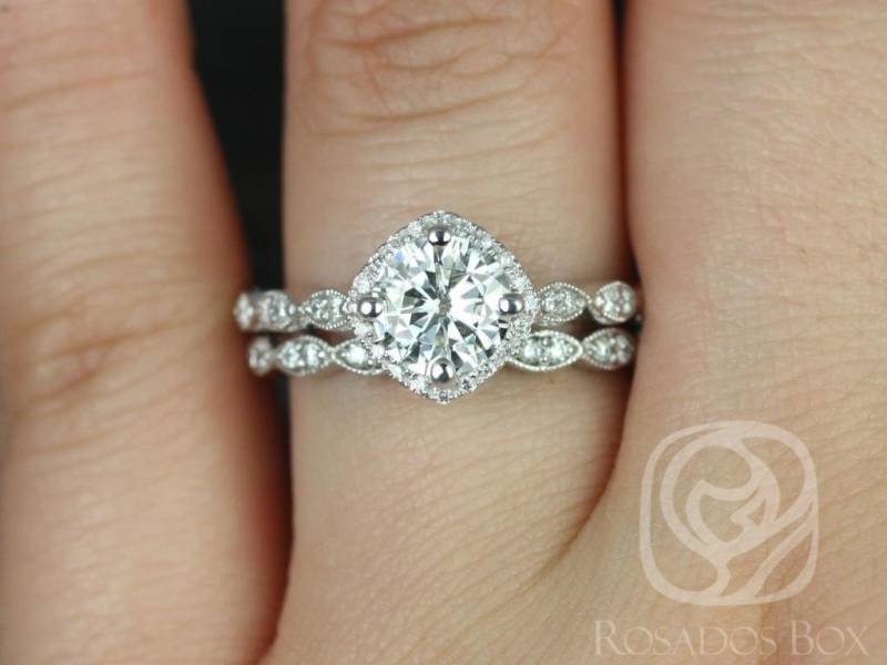 1.25Cts Runder Moissanite Diamant Kita Halo Mit Milgrain Braut Set, 14Kt Solidem Weißgold, Katya 7 Mm von RosadosBox