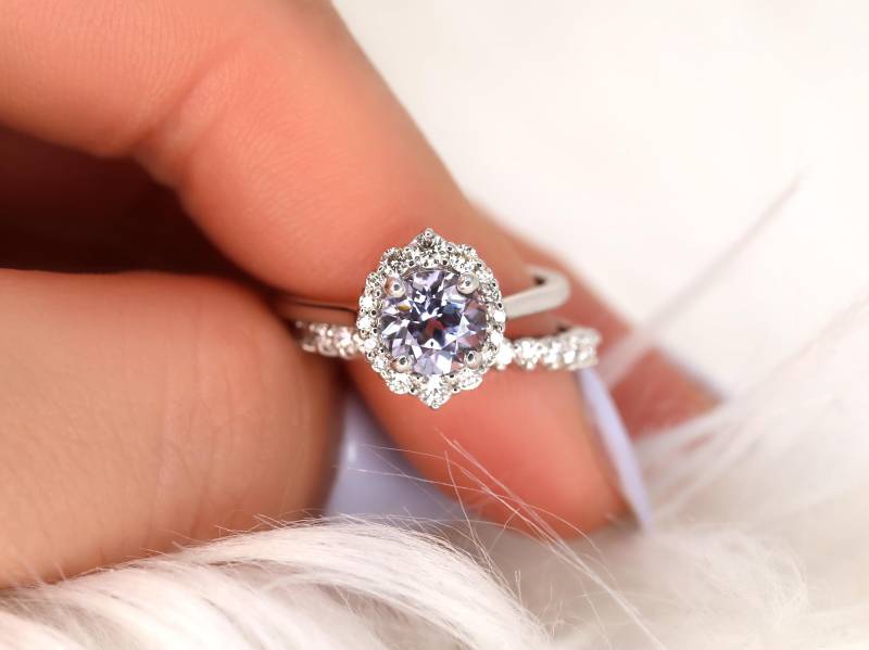 1.39Ct Versandfertig Eluma 14Kt Weißgold Lavendel Silber Spinell Diamant Schild Halo Braut Set, Einzigartiger Ehering, Jubiläumsring von RosadosBox