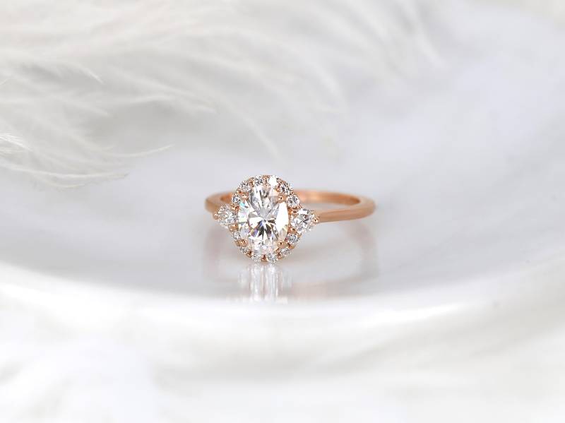 1.50Ct Bereit Zum Versand Britney 8x6mm14Kt White Gold Moissanit Diamant Einzigartige Oval Halo Ring, Ovale Trilogie Verlobungsring 1.50Ct Bereit Zum Versand Britney 8x6mm14Kt White Gold Moissanit Diamant Einzigartige Oval Halo Ring, Ovale Trilogie Verlobungsring von RosadosBox