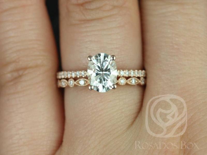 1.50Ct Darcy 8 X 6 Mm & 14Kt Gwen Moissanite Diamant Oval Solitär Akzent Braut Set, Ovaler Verlobungsring, Ehering, Jubiläumsring von RosadosBox