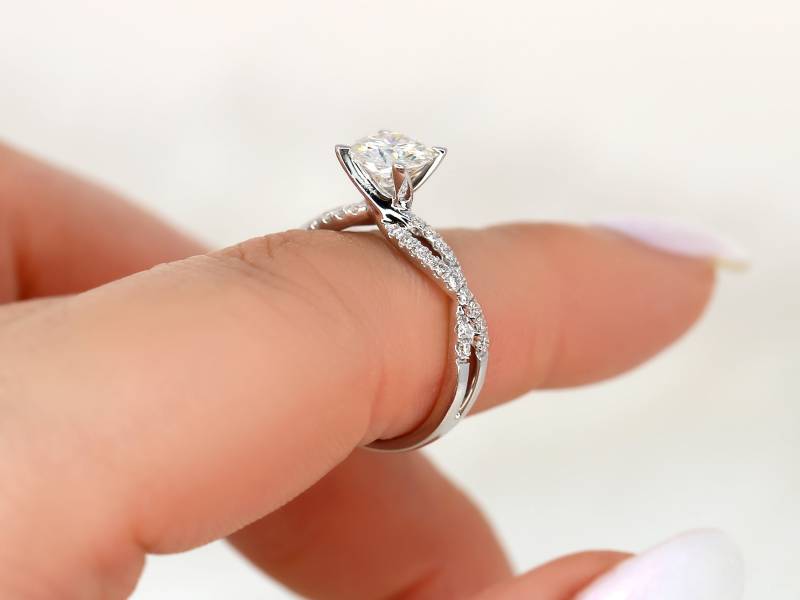 1Ct Chloe 6, 5 Mm 14Kt Moissanite Diamant Crossover Runder Solitärring, Gedrehter Ring, Runder Verlobungsring, Einzigartiger Ehering, Jubiläum von RosadosBox