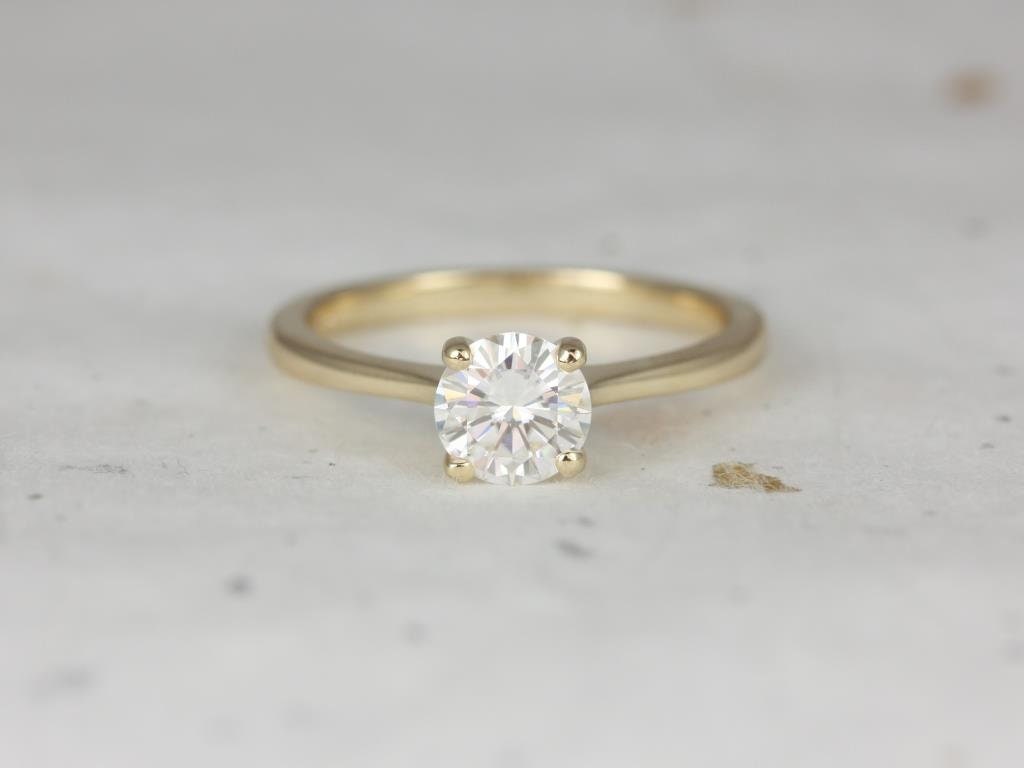 1Ct Skinny Flora 6, 5 Mm 14Kt Gold Runde Moissanite Zierliche Dünne Kathedrale Solitaire Verlobungsring von RosadosBox