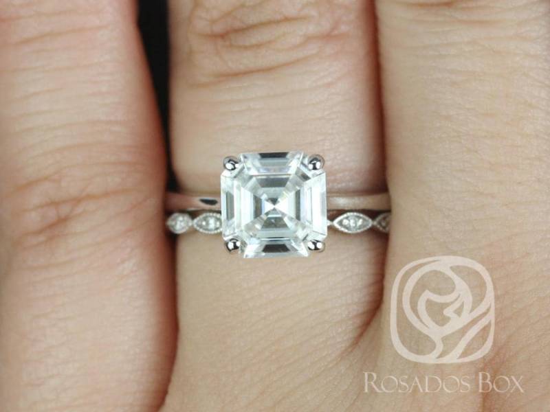 2.20Ct Skinny Denise 8 Mm & Ultra Petite Leah 14Kt Gold Moissanite Diamant Asscher Solitaire Braut Set von RosadosBox