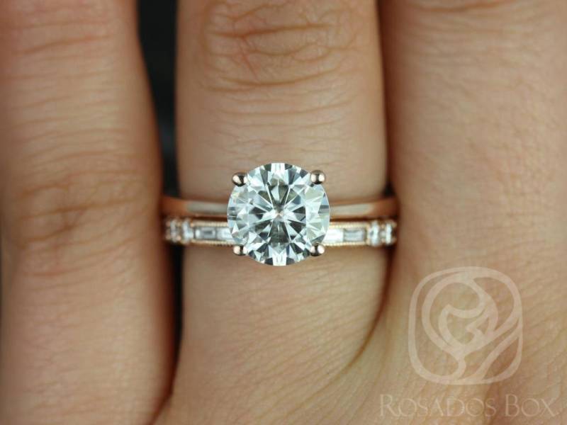 2Ct Skinny Flora 8 Mm & Gabriella 14Kt Moissanite Diamant Art-Deco-Runde Solitär-Braut-Set, Rundes Verlobungsring-Set, Ehering-Set von RosadosBox