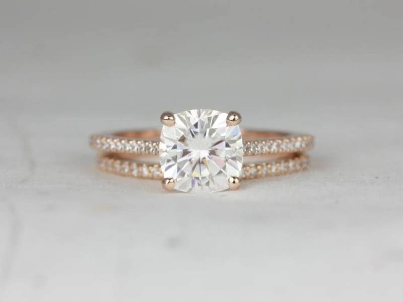 2Cts Marcelle 7, 5 Mm 14Kt Rose Gold Moissanite Diamant Zierliches Kissen Solitaire Akzent Kathedrale Braut Set von RosadosBox