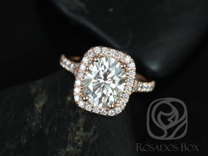 3 Karat Oval Forever One Moissanite Diamant Dünne Meerjungfrau Split Schaft Kissen Halo Verlobungsring, 14Kt Rose Gold Massiv, 10 X 8 Mm von RosadosBox