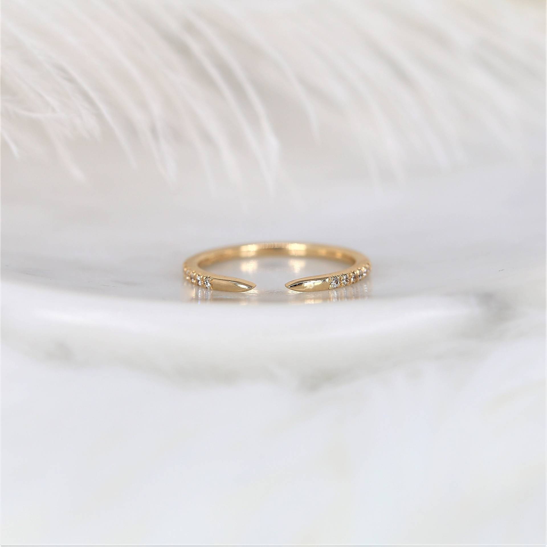 Arlo 14Kt Gold Pave Diamant Minimalist Talon Offener Manschettenring, Zierlicher Stapelring, Versprechen Ring von RosadosBox