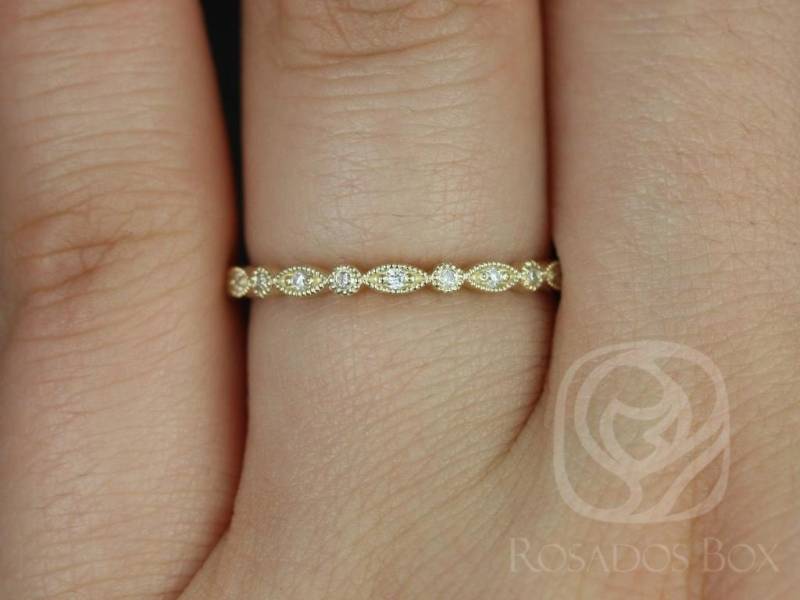 Gwen 14Kt Gelbgold Mit Milgrain Diamant Halber Eternity Ring, Zierliche Band, Jubiläumsgeschenk, Ehering, Stapelring von RosadosBox