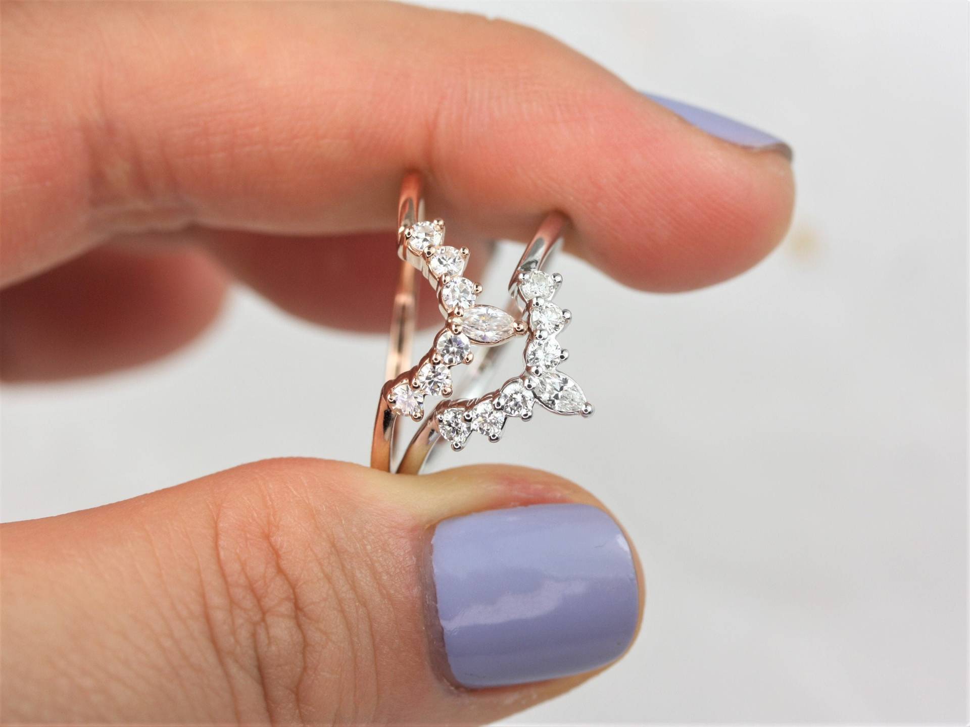 Marjorie 14Kt Gold Tiara Diamant Nesting Ring, Gebogener Ehering, Konturierter Diamantstapelring, Einzigartiger Diamantring, Jubiläumsgeschenk von RosadosBox