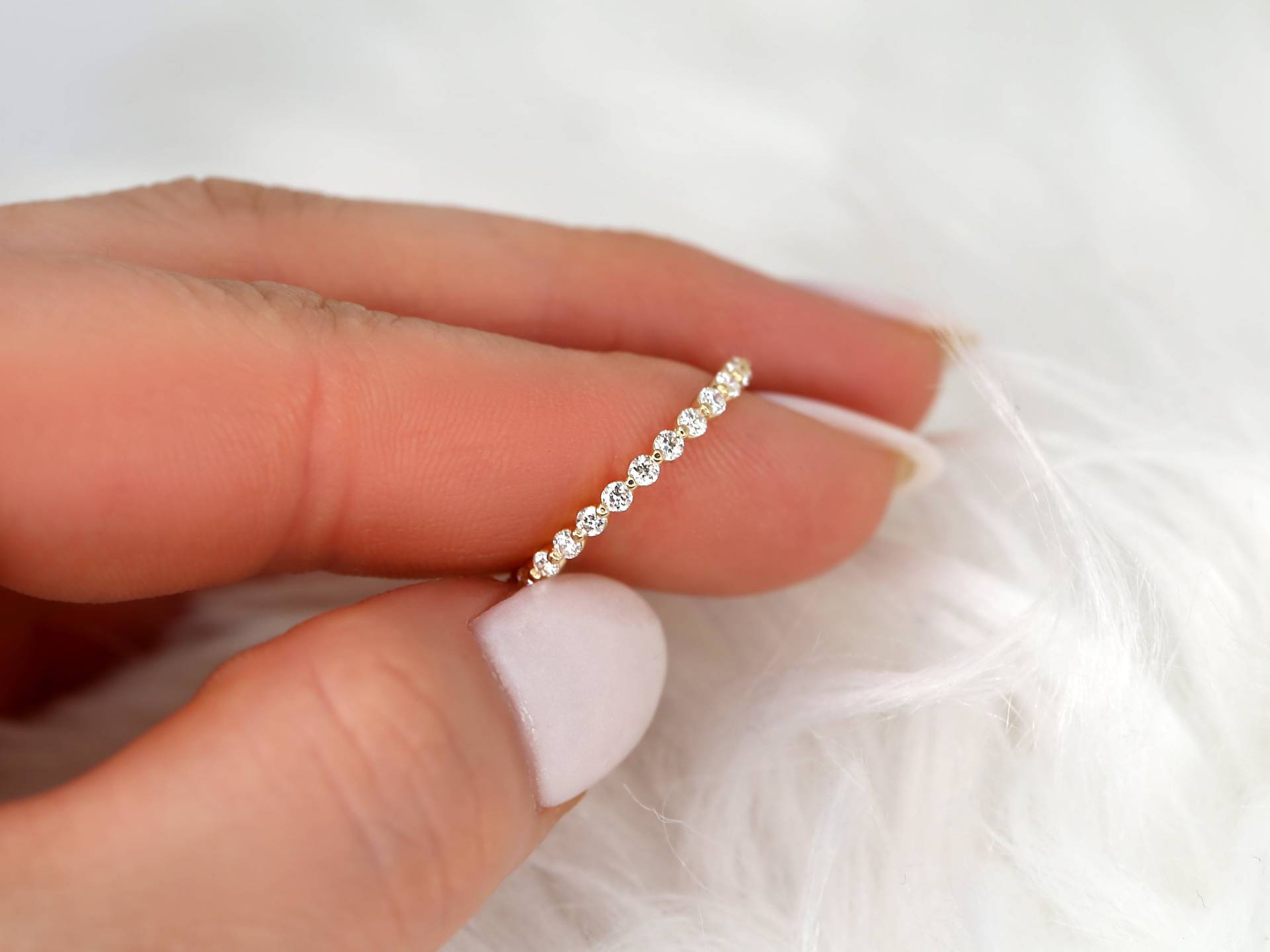 Petite Naomi 14Kt Diamant Halfway Eternity Ring, Single Prong Minimalist Jubiläumsgeschenk, Push-Präsent, Geschenk Für Sie, Diamantring von RosadosBox