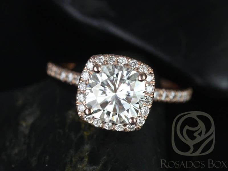 Sale Rosados Box Versandfertig Mariah 7, 5 Mm 14Kt Rose Gold Kissen Fb Moissanite Und Diamant Halo Verlobungsring von RosadosBox