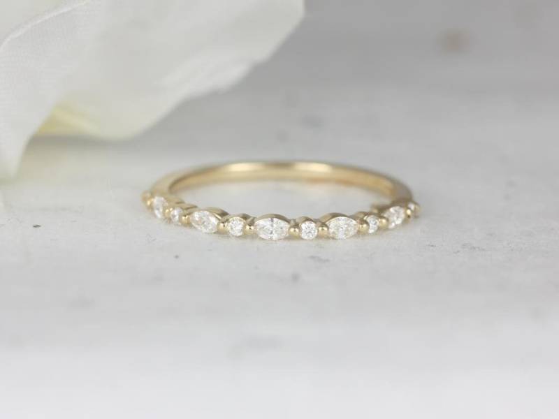Ultra Petite Cher 14Kt Marquise Runder Diamant Halfway Eternity Ring, Floating Single Prong Einzigartiger Ehering, Cettety Ring von RosadosBox