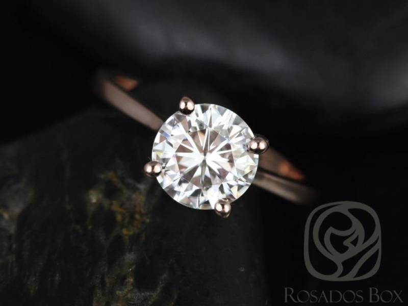 Versand Skinny Flora 7, 5 Mm 14Kt Gelb Gold Moissanite Kathedrale Runde Solitär Verlobungsring, Rosados Box von RosadosBox